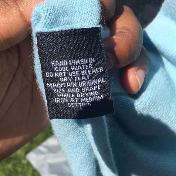 Togo women's size med 💯 cashmere blouse. - Picture 7 of 8